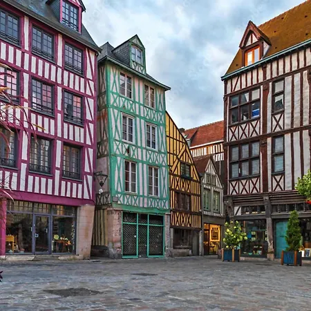 Francoise F5 Avec Petit Parking Apartman *