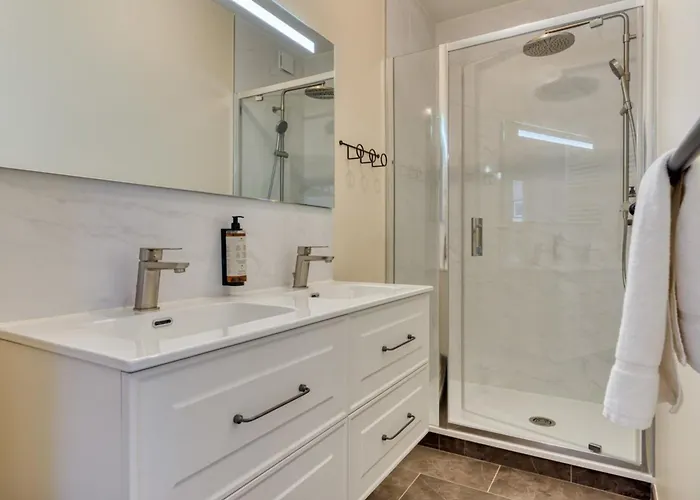 Francoise F5 Avec Petit Parking Appartamento *